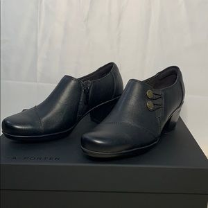 COLLECTION CLARKS HEELED SHOES SIZE 7